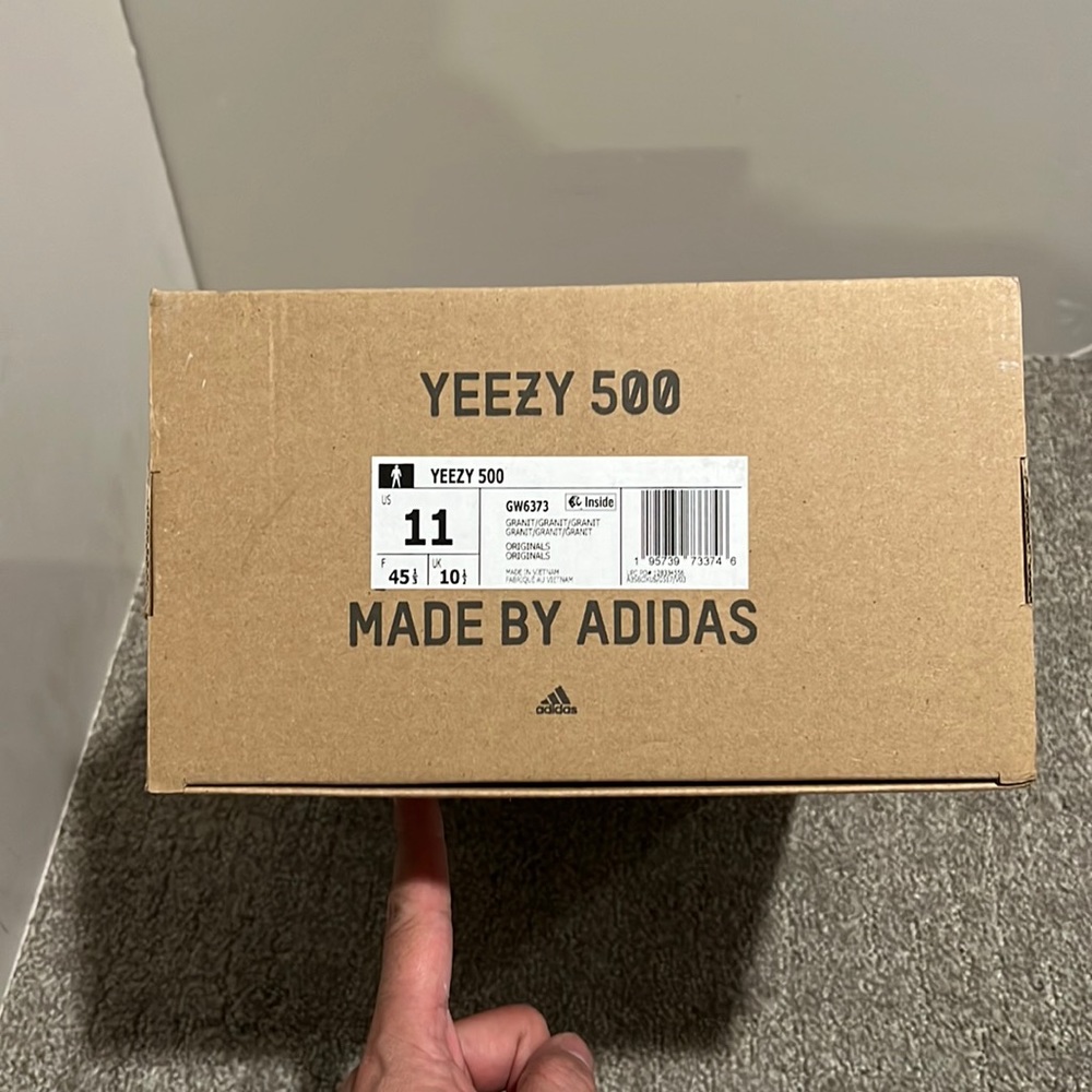 Men Yeezy 500 US Size 11 Granite